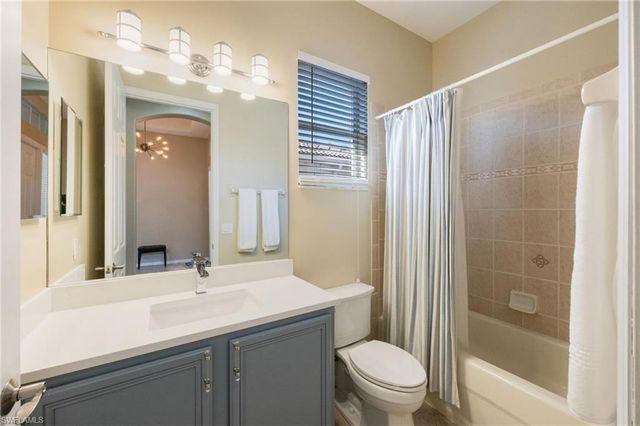 204 Glen Eagle CIR, Naples, FL 34104