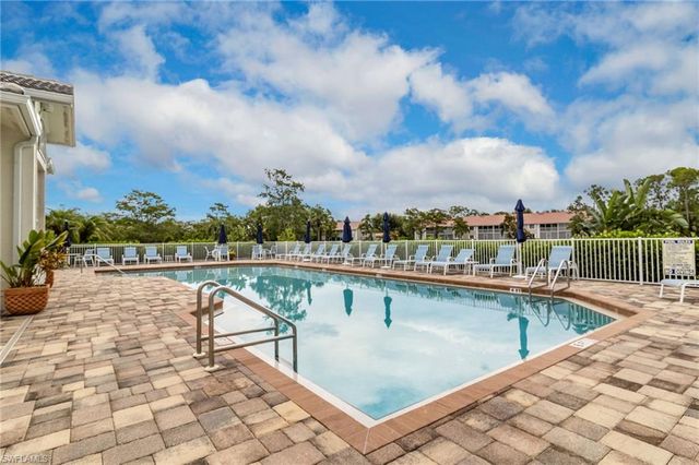 204 Glen Eagle CIR, Naples, FL 34104