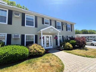 87 Winnacunnet Rd Apt 8, Hampton, NH 03842