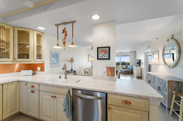 356 Golfview Road 903, North Palm Beach, FL 33408