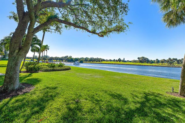 356 Golfview Road 903, North Palm Beach, FL 33408