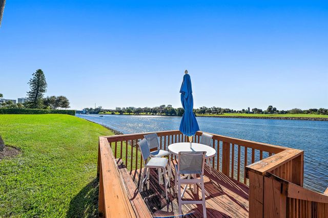 356 Golfview Road 903, North Palm Beach, FL 33408