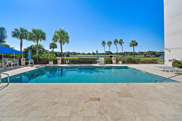 356 Golfview Road 903, North Palm Beach, FL 33408