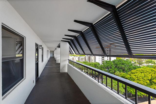 356 Golfview Road 903, North Palm Beach, FL 33408
