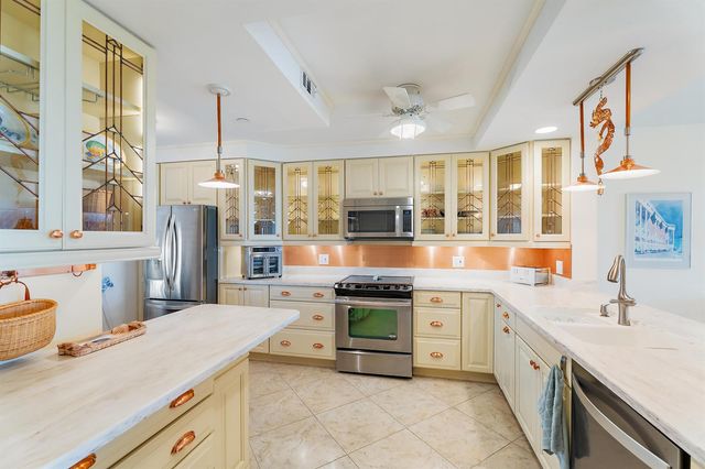 356 Golfview Road 903, North Palm Beach, FL 33408