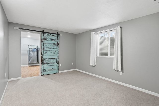 507 E Ziegler Ln, Colbert, WA 99005