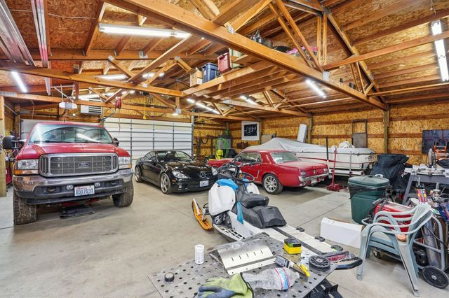 507 E Ziegler Ln, Colbert, WA 99005