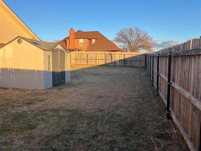 1916 SW Park Grove Dr, Lawton, OK 73505