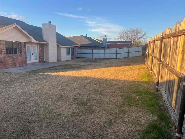 1916 SW Park Grove Dr, Lawton, OK 73505