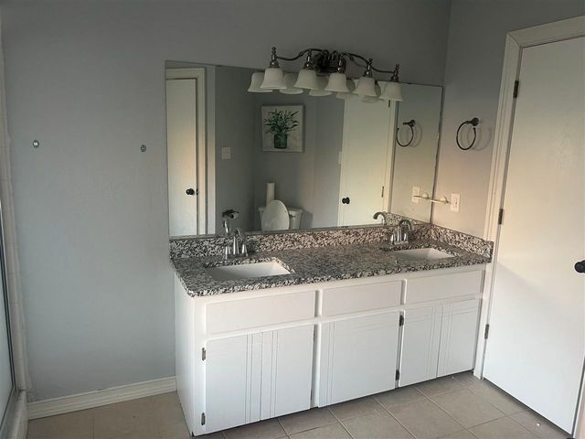 1916 SW Park Grove Dr, Lawton, OK 73505