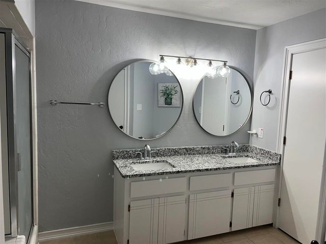 1916 SW Park Grove Dr, Lawton, OK 73505