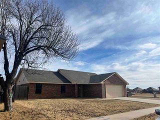 1916 SW Park Grove Dr, Lawton, OK 73505