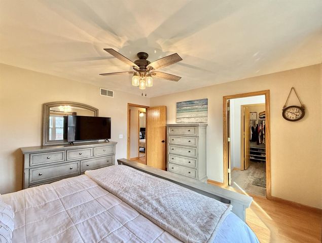 2656 N Wuthering Hills Drive, Janesville, WI 53546