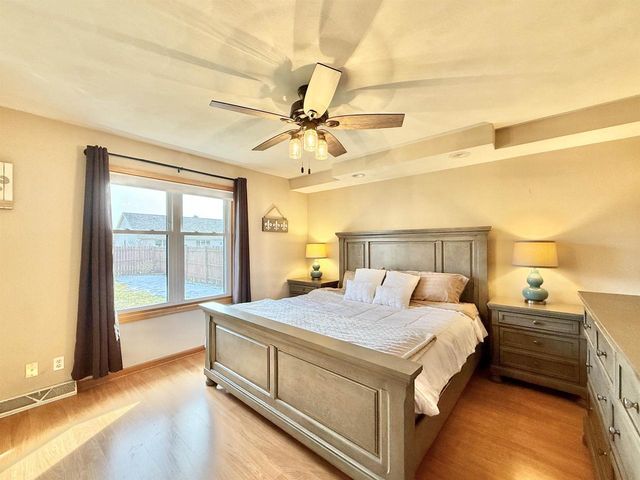 2656 N Wuthering Hills Drive, Janesville, WI 53546