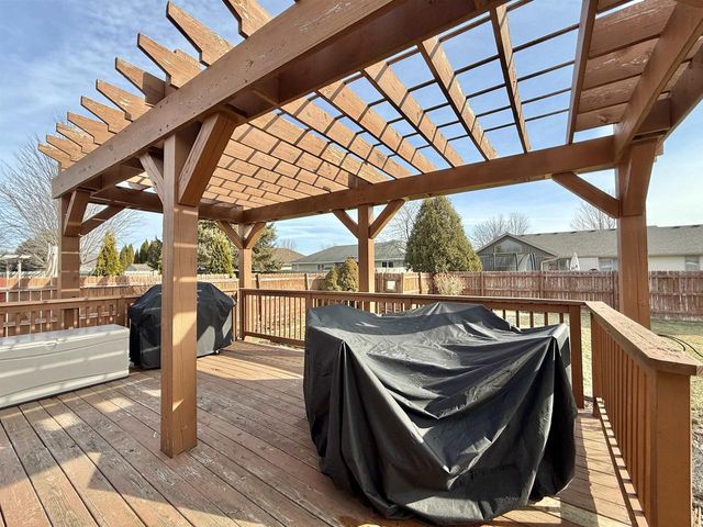 2656 N Wuthering Hills Drive, Janesville, WI 53546