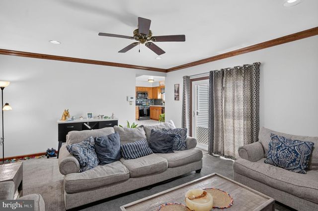 3 BERWICK LN, Sicklerville, NJ 08081