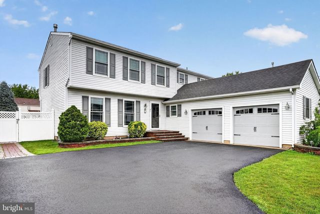 3 BERWICK LN, Sicklerville, NJ 08081