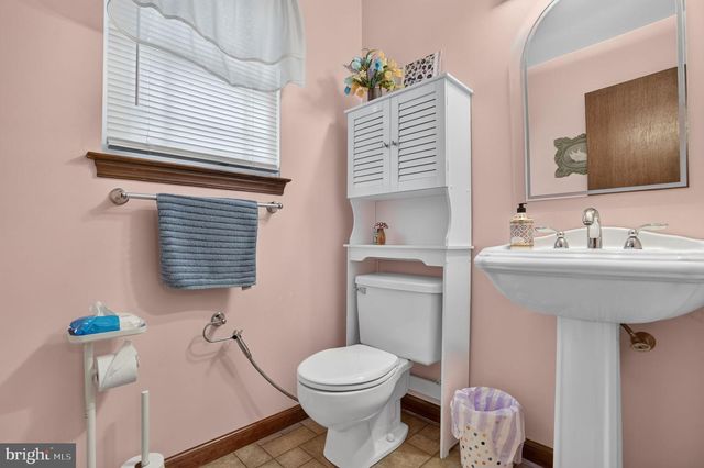 3 BERWICK LN, Sicklerville, NJ 08081