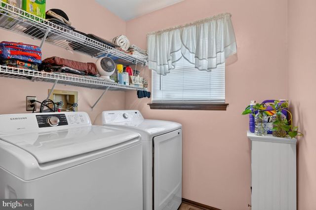 3 BERWICK LN, Sicklerville, NJ 08081