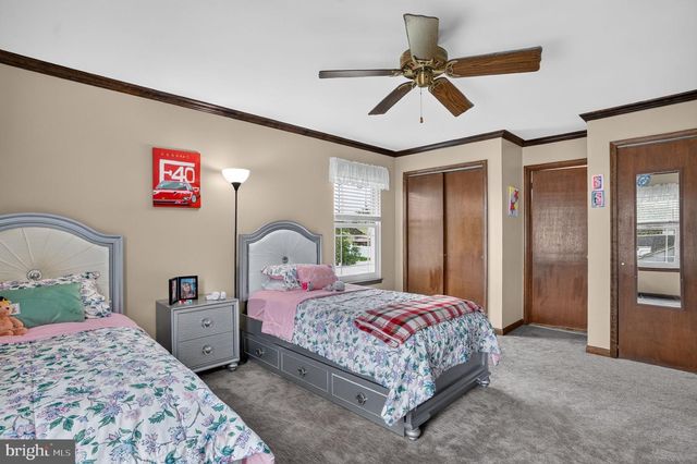 3 BERWICK LN, Sicklerville, NJ 08081