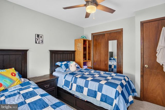 3 BERWICK LN, Sicklerville, NJ 08081