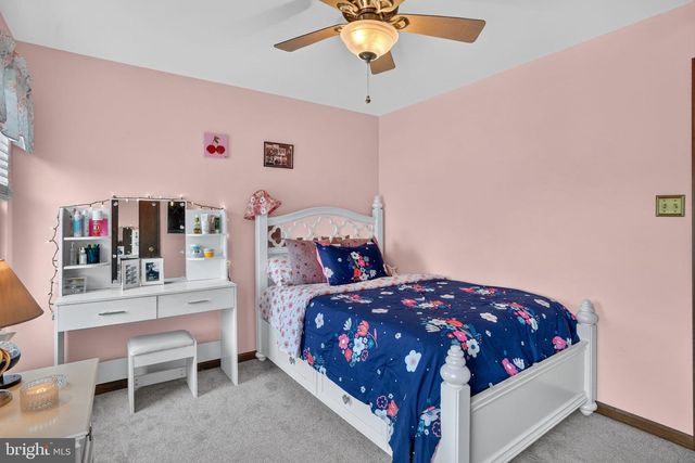 3 BERWICK LN, Sicklerville, NJ 08081