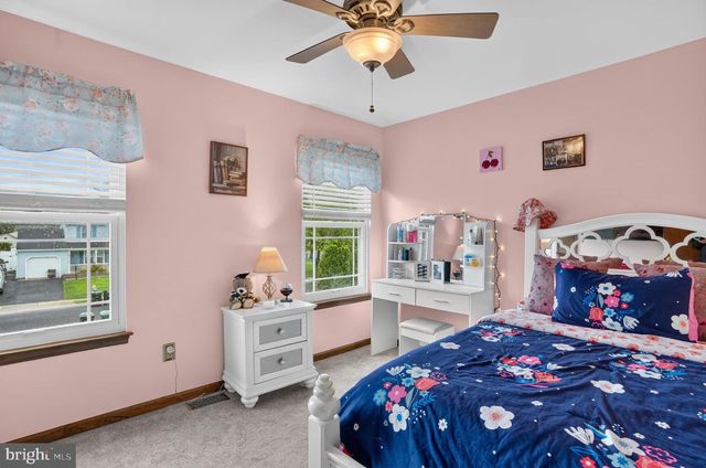 3 BERWICK LN, Sicklerville, NJ 08081