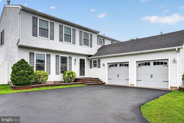 3 BERWICK LN, Sicklerville, NJ 08081
