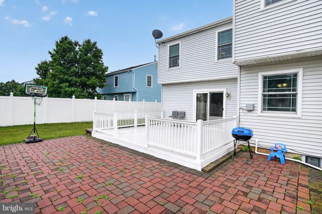 3 BERWICK LN, Sicklerville, NJ 08081