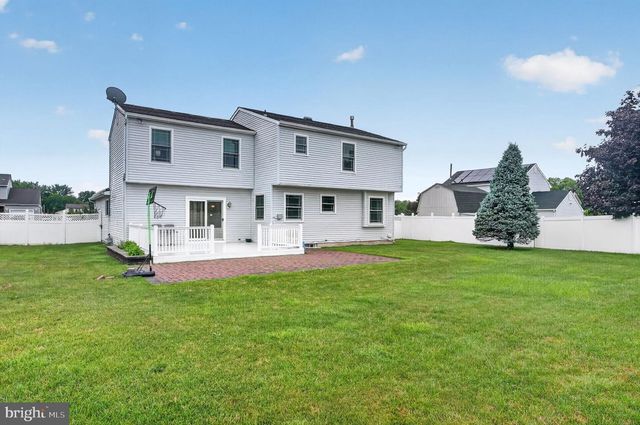 3 BERWICK LN, Sicklerville, NJ 08081