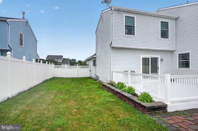 3 BERWICK LN, Sicklerville, NJ 08081