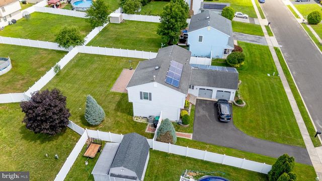 3 BERWICK LN, Sicklerville, NJ 08081
