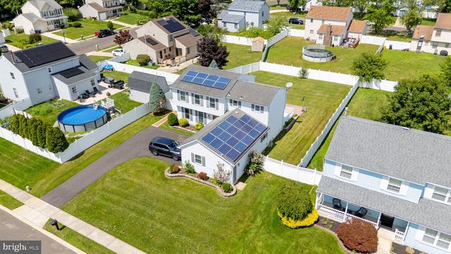 3 BERWICK LN, Sicklerville, NJ 08081