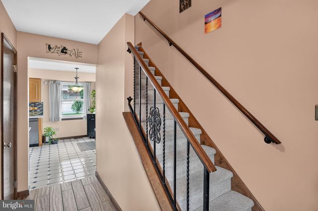 3 BERWICK LN, Sicklerville, NJ 08081