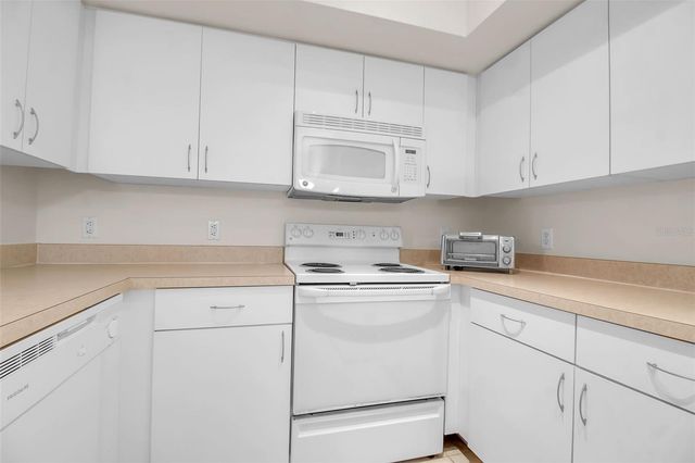 4122 CENTRAL SARASOTA PARKWAY 1914, Sarasota, FL 34238