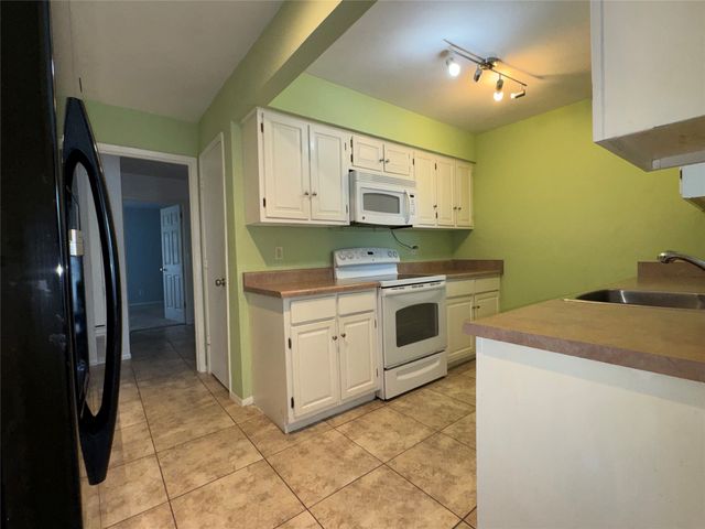 9106 Emberglow Lane, Dallas, TX 75243