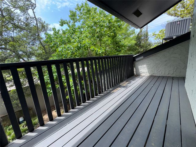 9106 Emberglow Lane, Dallas, TX 75243