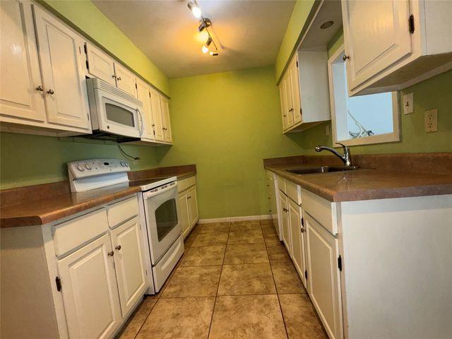 9106 Emberglow Lane, Dallas, TX 75243