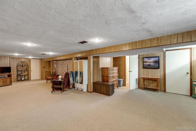 5214 Heath Avenue, Independence Charter Township, MI 48346