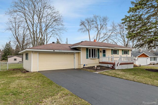 5214 Heath Avenue, Independence Charter Township, MI 48346