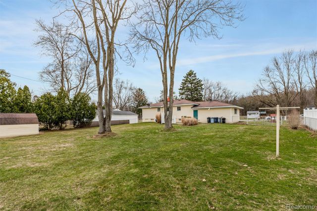 5214 Heath Avenue, Independence Charter Township, MI 48346