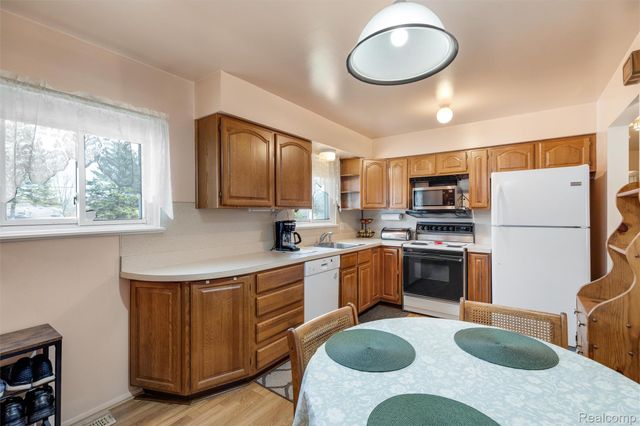 5214 Heath Avenue, Independence Charter Township, MI 48346