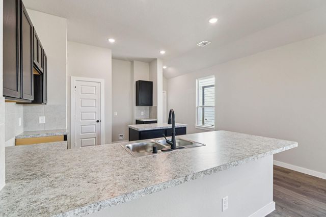1212 Lilly Lane, Bellville, TX 77418