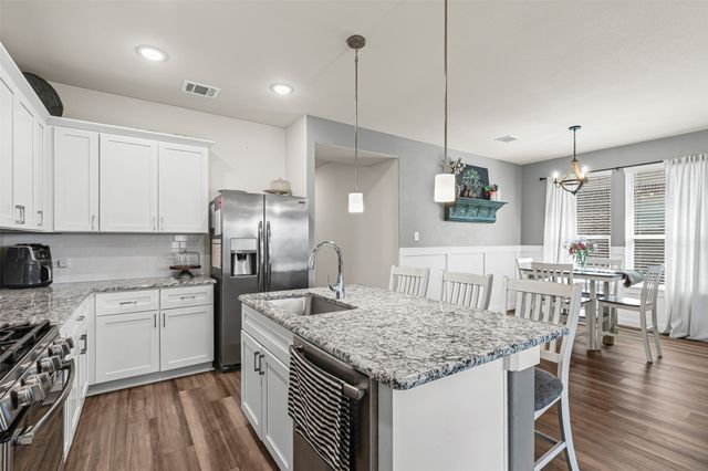 401 Evans Drive, Van Alstyne, TX 75495