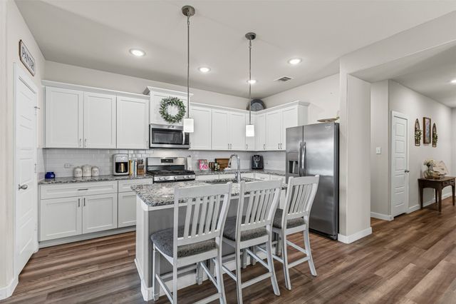 401 Evans Drive, Van Alstyne, TX 75495