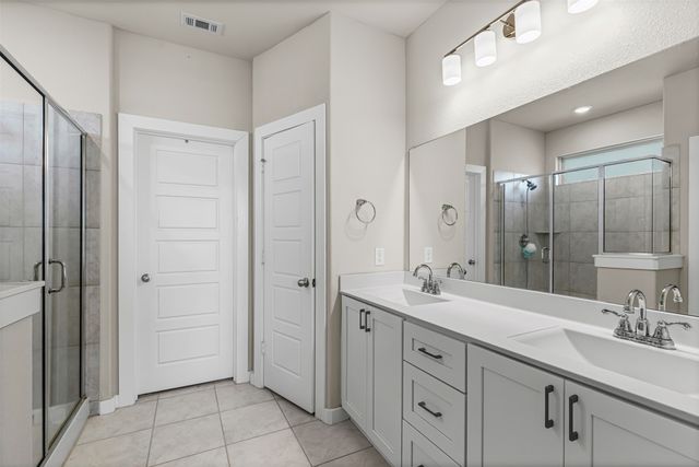 401 Evans Drive, Van Alstyne, TX 75495