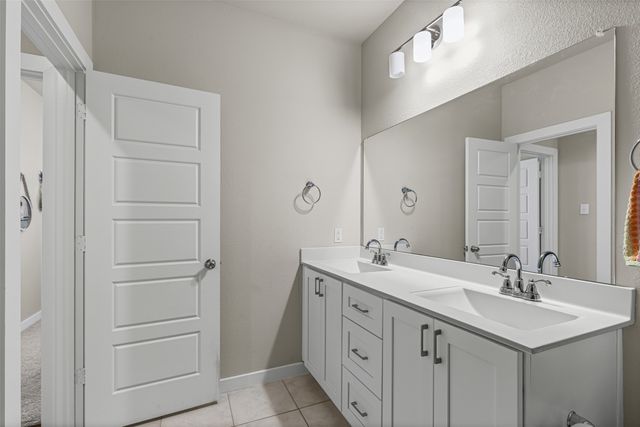 401 Evans Drive, Van Alstyne, TX 75495