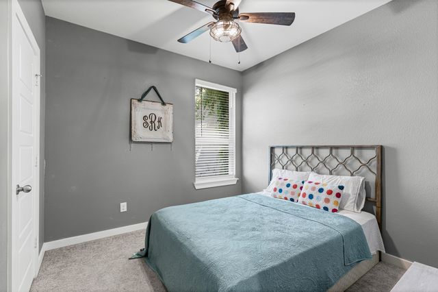 401 Evans Drive, Van Alstyne, TX 75495