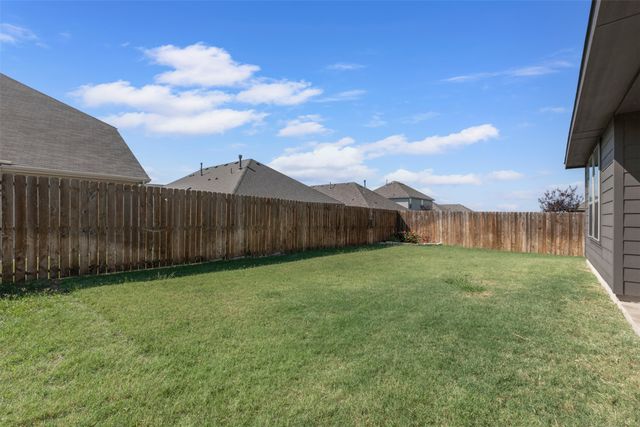 401 Evans Drive, Van Alstyne, TX 75495