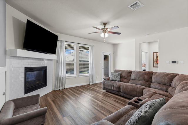 401 Evans Drive, Van Alstyne, TX 75495